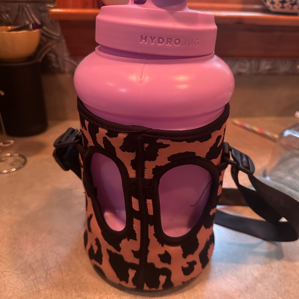 Lavender HydroJug with Leopard Sleeve & Carrying Strap